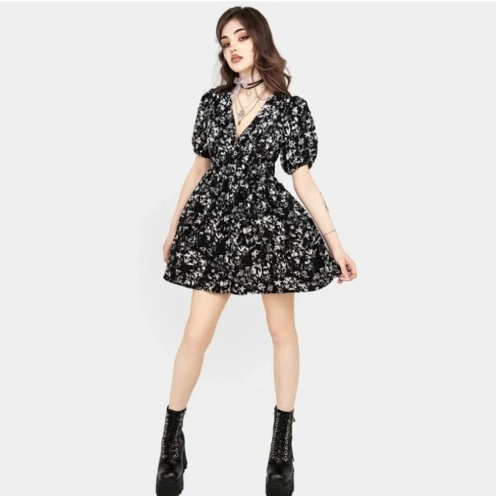 Disturbia Eulogy Button Front Mini Dress Babydoll US 14 Dark Floral Goth Puff